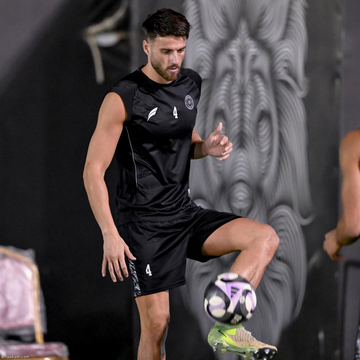 الشباب يتأهب