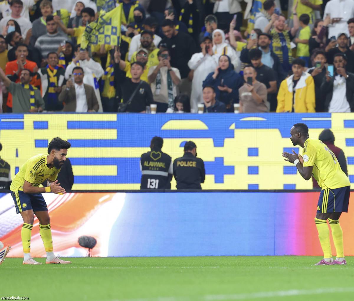 رباعية وعلامة كاملة