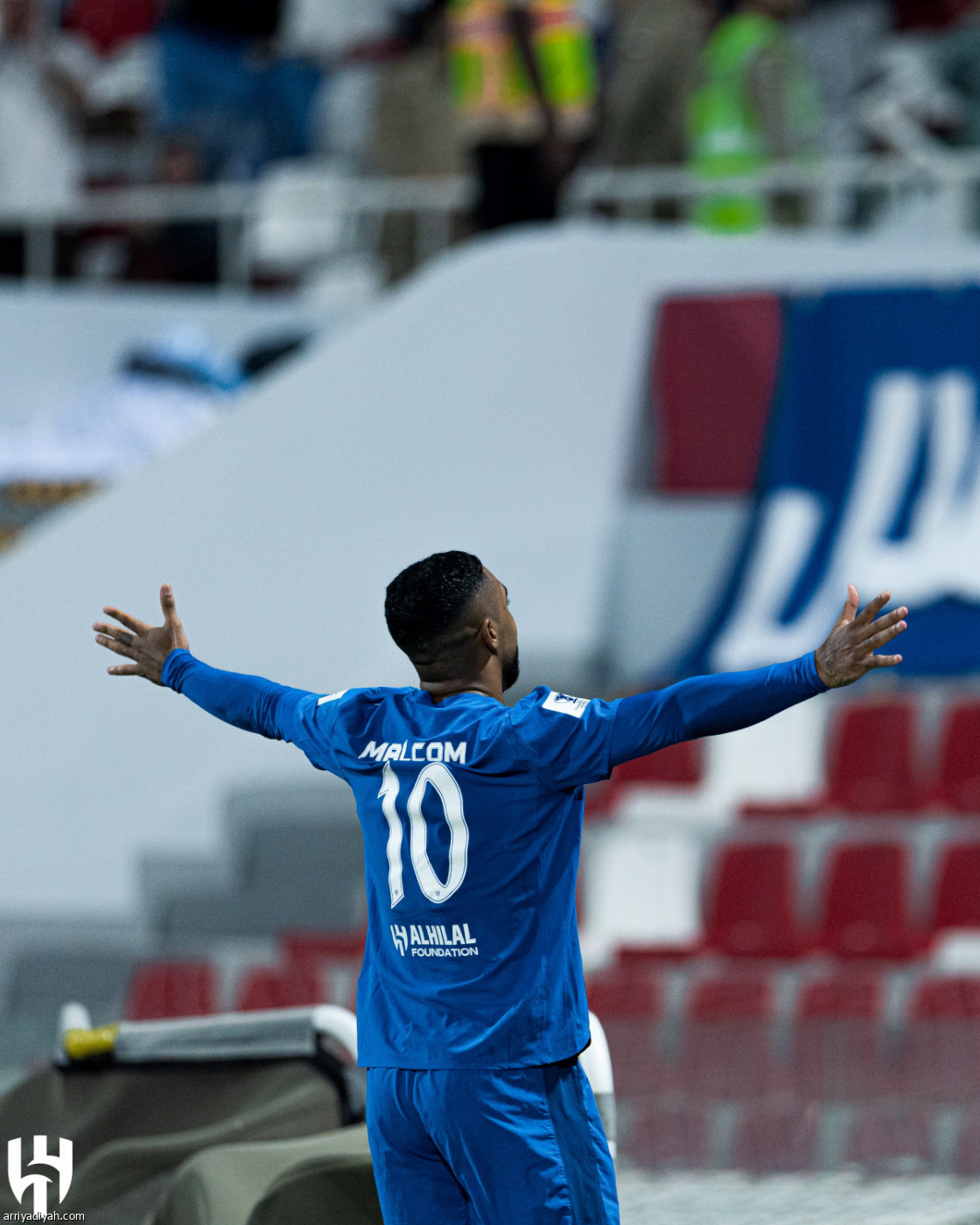 الهلال بالعلامة الكاملة